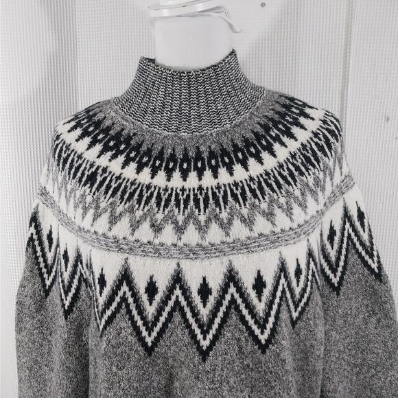 OLD NAVY! BLACK, GRAY & WHITE CLASSIC SNOWFLAKE SWISS SKI SWEATER! SZ M - Picture 3 of 8